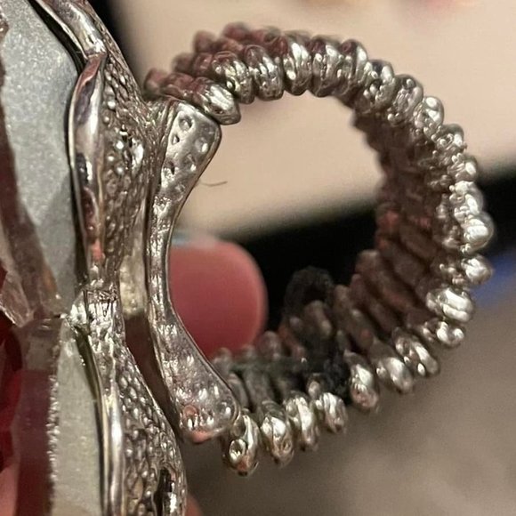 Beautiful Flower Ring with adjustable band - Picture 2 of 2